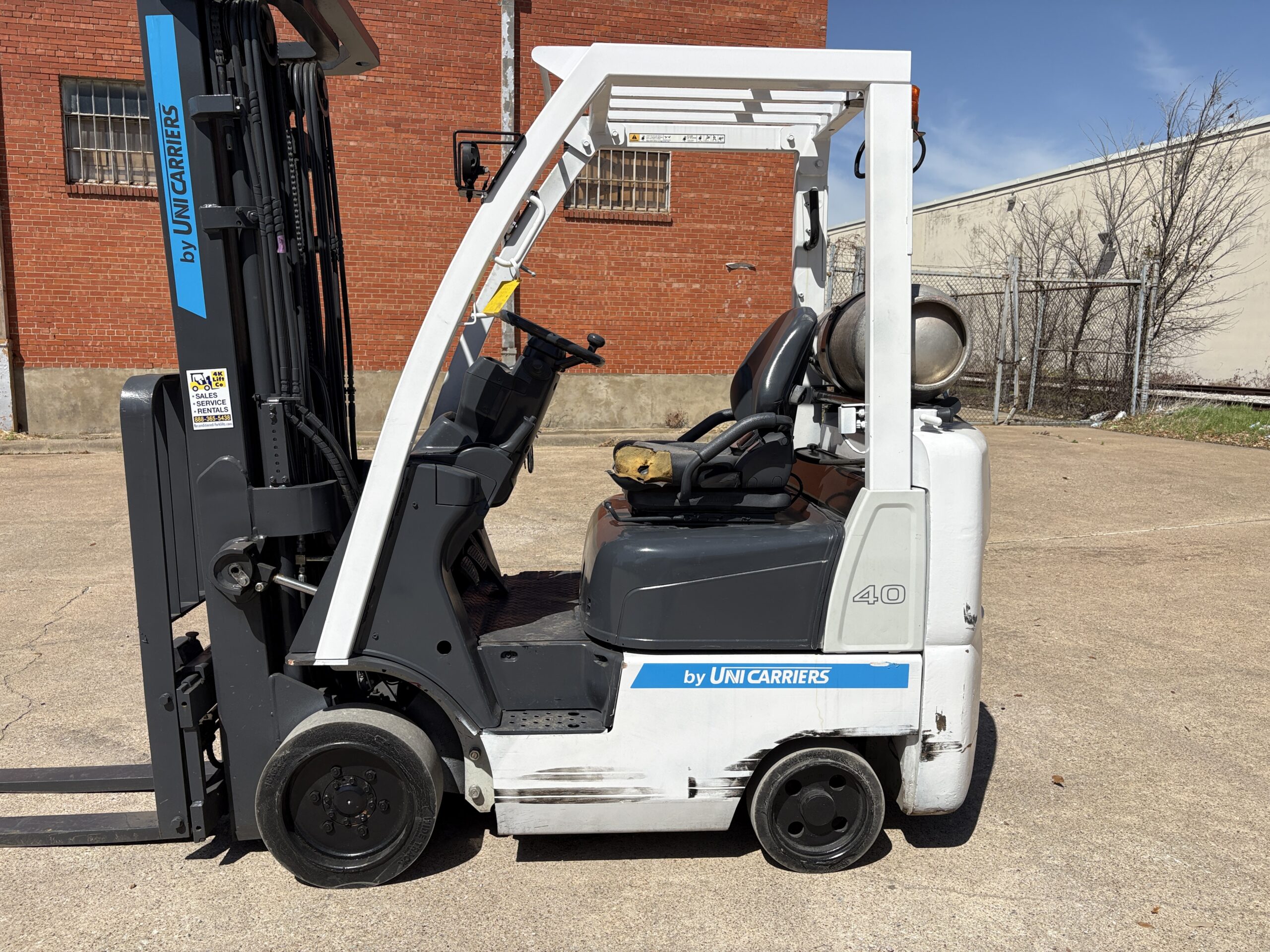 Signs a Used Forklift Is a Better Investment Than a New One